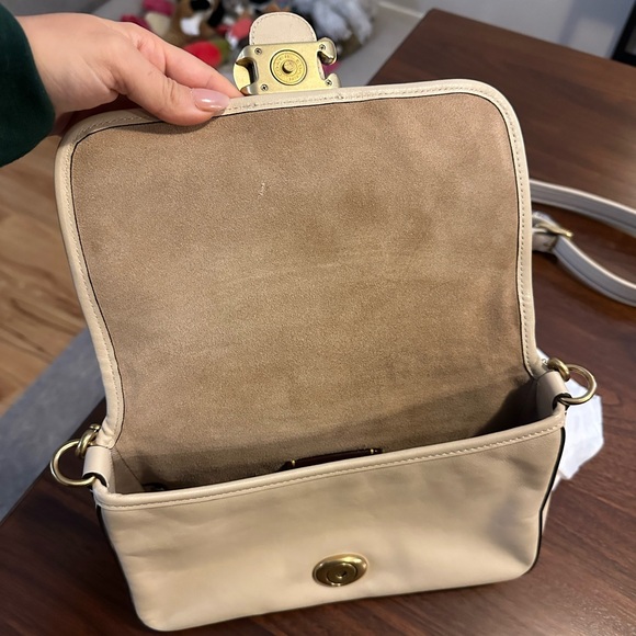 Coach Ivory Soft Tabby - Picture 12 of 13